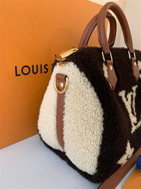 lv shearling bag|Speedy Bandoulière 25 .